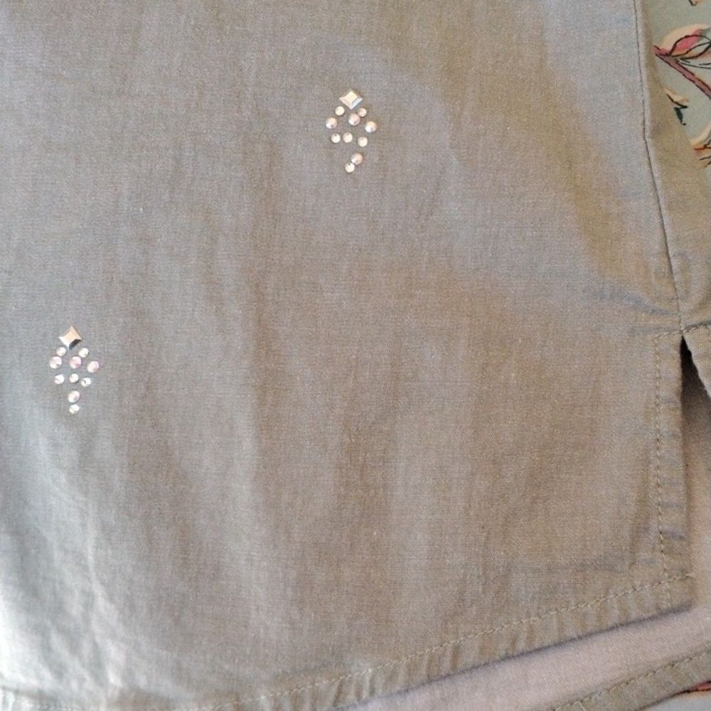 Quacker Factory Sage Embellished Button-Up Top - Picture 11 of 12